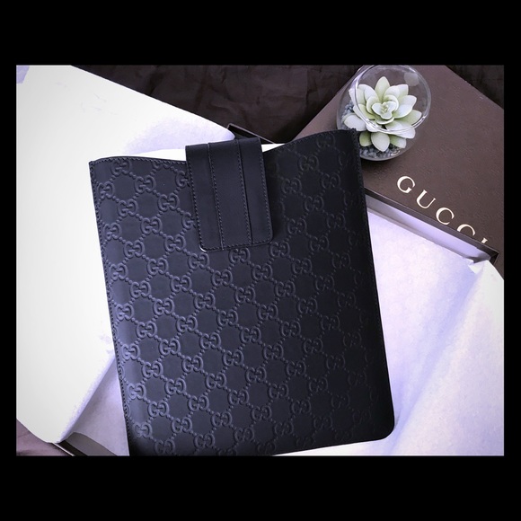 Gucci Accessories - BNWT Guccissima I pad case, beautiful!